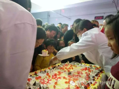 寧陽(yáng)新時(shí)代商廈一周年店慶晚會(huì)落幕！